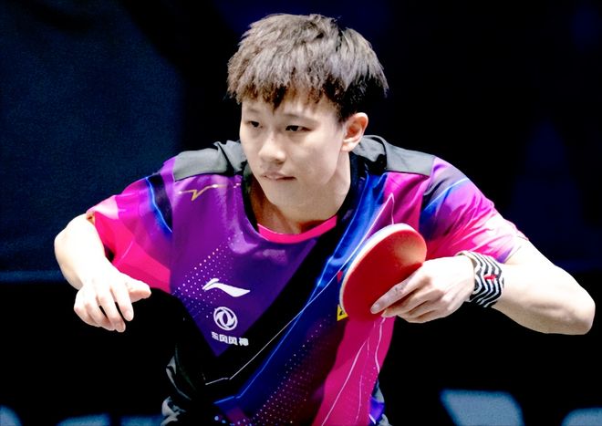 自世界各地 自世界各地