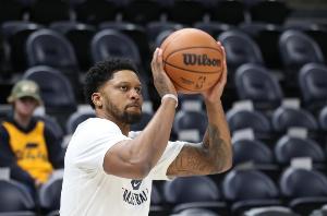 个赛季中一 个赛季中一